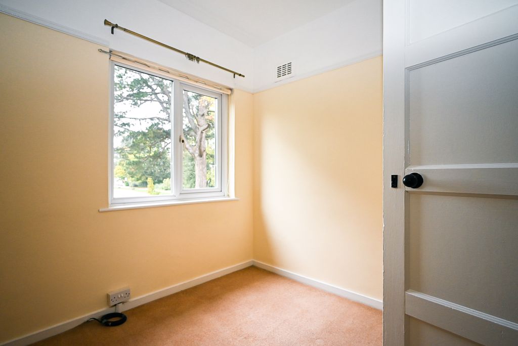 Bedroom- click for photo gallery